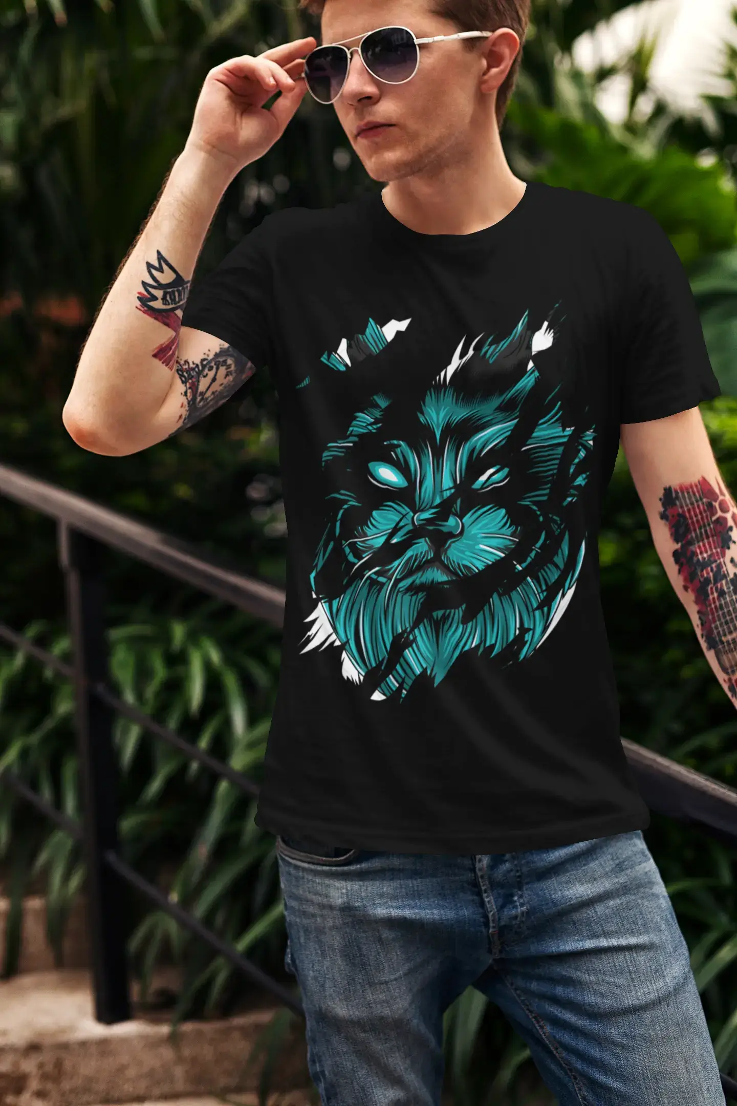 men clothing printed shirt-ULTRABASIC Men's Torn T-Shirt Scary Cat - Animal Lovers - Shirt for Men